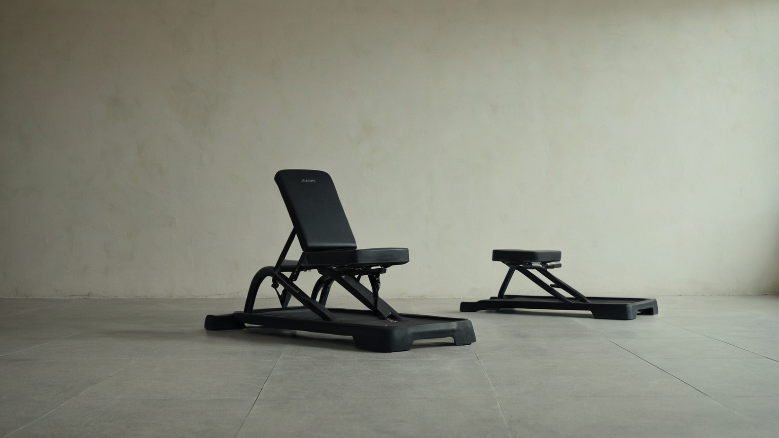 Two stable bench options in a quiet training area